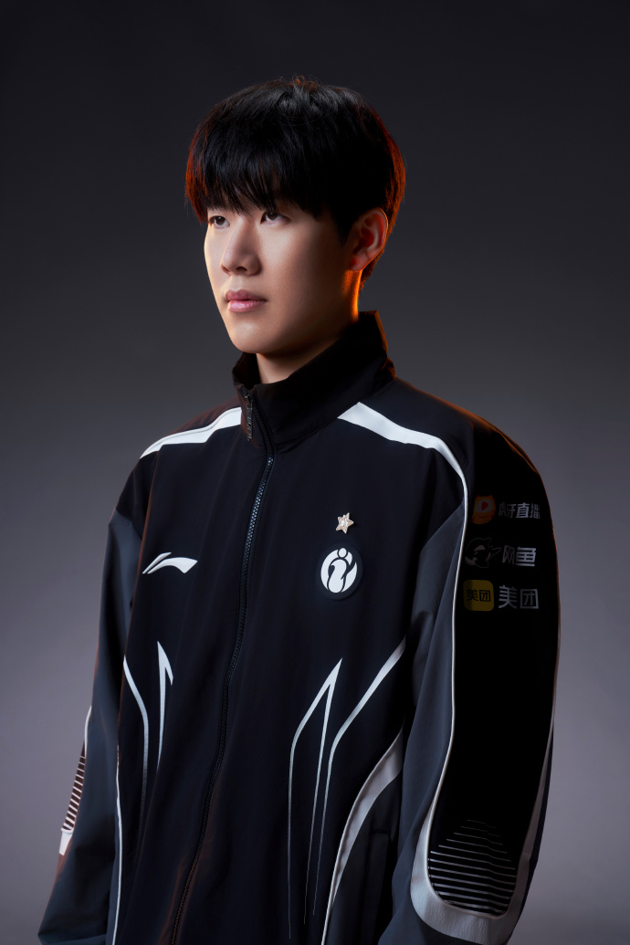 mk体育-😎承錄！LPL官方晒IG出征图：信念为铠，此战留名